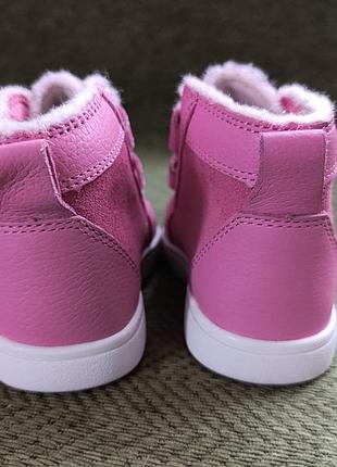 Черевики для дівчинки ugg рожеві 2