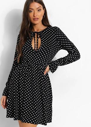 Сукня в горошок з ефектним вирізом декольте boohoo розмір m, l, xl