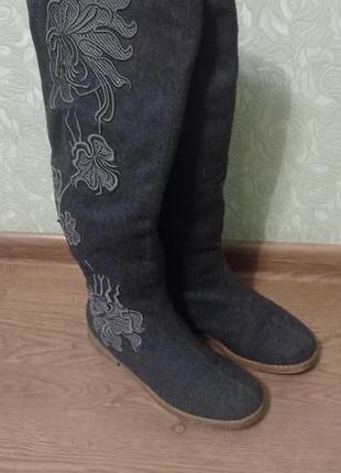 Сапоги с вышивкой
