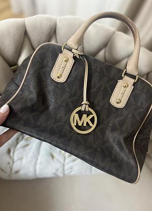Жіноча сумка michael kors коричнева з монограмою