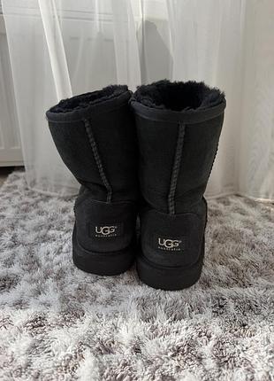 Уггі жіночі ugg classic short чорні 3