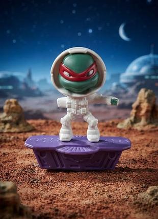 Іграшкова фігурка ninja turtles рафаель у скафандрі