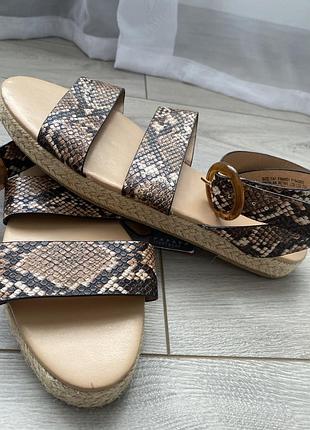 Босоніжки нові 👠👠 3