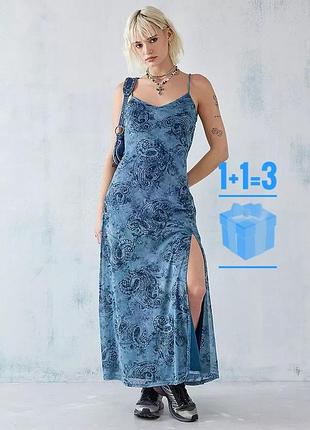 Довга сукня з розрізом в принт urban outfitters