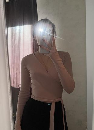 Жіночий вкорочений лонгслів або топ на запах (wrap top)