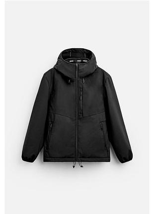 Водонепроницаемая куртка zara на флисе для подростка, на рост 160-170 см. куртка из технологичной ткани с капюшоном