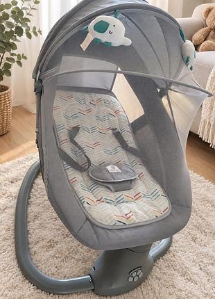 Заколисуючий центр-качель mastela light grey