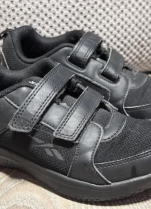 Оригінальні дитячі кросівки на липучках reebok кросівки чорні