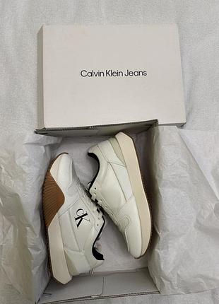 Продам жіночі кросівки calvin klein