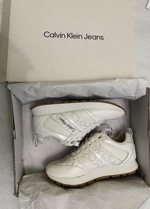 Продам жіночі кросівки calvin klein