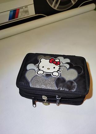 Вместительный трехсекционный пенал hello kitty (sanrio) в отличном состоянии