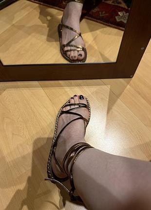 Жіночі босоніжки massimo dutti золотисті