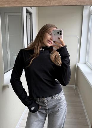Жіночий лонгслів nike чорний