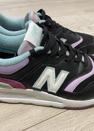 Жіночі кросівки new balance чорні з фіолетовим 39 розмір шкіра