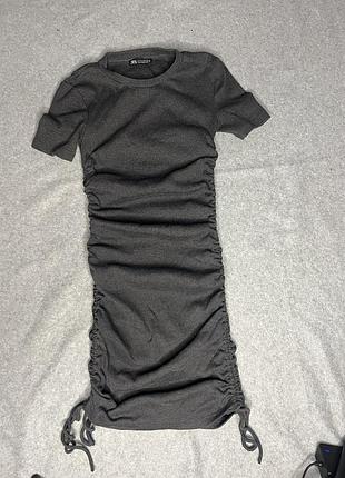 Жіноча коротка сукня zara сірого кольору