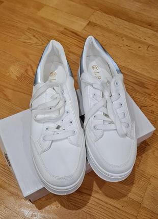 Женские кроссовки, кеды 39-40 размер