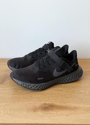 Nike revolution 5 flyease розмір eur 40,5