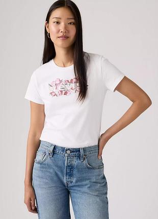 Женская футболка levi's