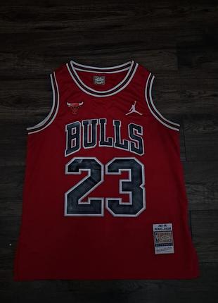 Баскетбольная майка chicago bulls #23 michael jordan (mitchell &amp; ness)