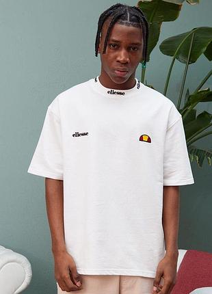 Крута футболка ellesse з вишивкою стильна молодіжна турецького виробництва