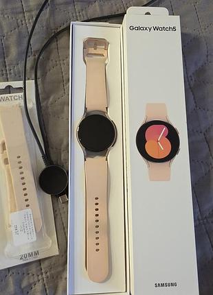 Смарт-годинник samsung galaxy watch5 з esim