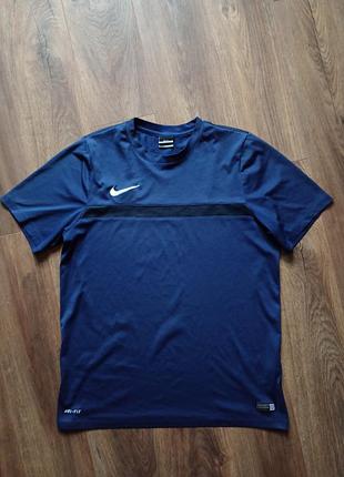 Брендова футболка nike.