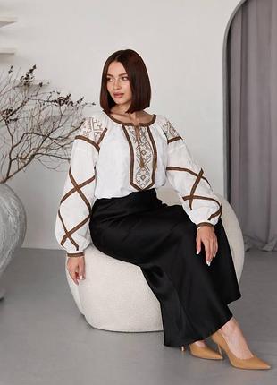 Жіноча вишиванка з довгим рукавом