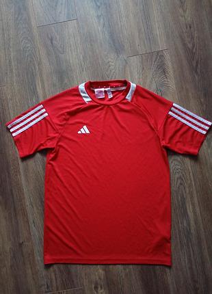 Брендова футболка adidas