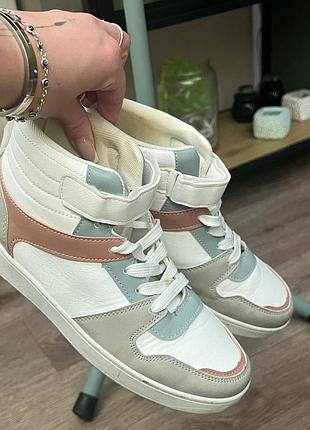 Кроссовки женские primark высокие белые 38