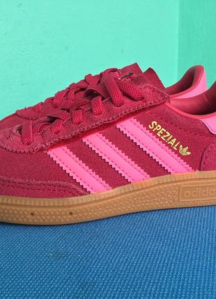 Кроссовки adidas spezial