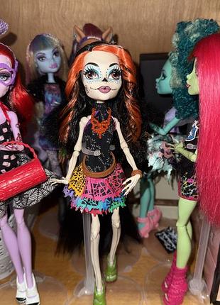 Лялька monster high скеліта калаверас із серії «скаріж: місто жахів»
