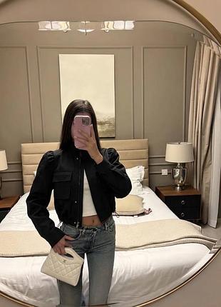 Жіноча куртка-бомбер zara чорна з об'ємними рукавами