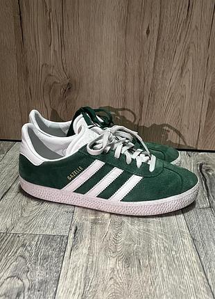 Кросівки adidas gazelle зелені з білими смужками, розмір 37