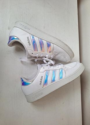 Кеды adidas с голографическими полосами (gz2736) | размер 37 1⁄3