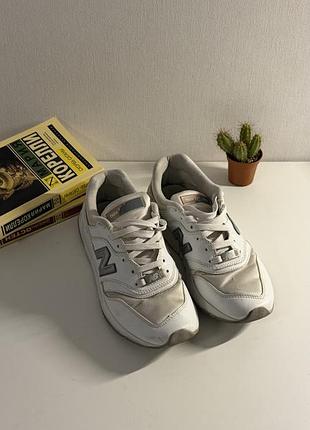 Кросівки жіночі new balance білі