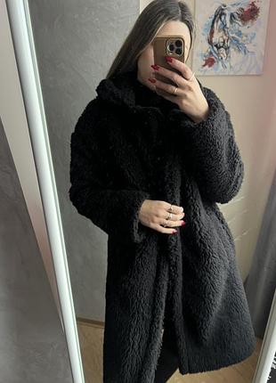 Черное пальто-шуба тедди
