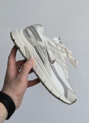 Жіночі зручні спортивні кросівки найк nike initiator cream/grey якісні на кожен день 39