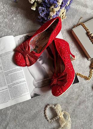 Эффектные грузовые красные кружевные туфли irregular choice с бантом 36 размер
