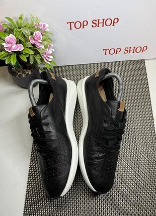 Оригінальні шкіряні кросівки clarks 2
