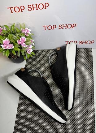 Оригінальні шкіряні кросівки clarks 4