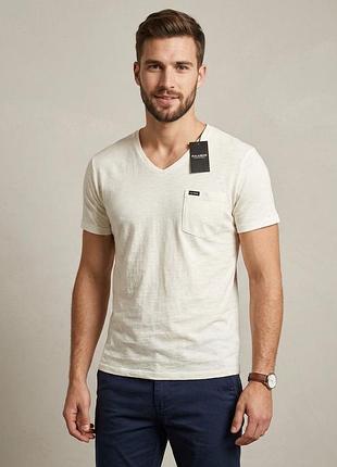 Футболка жіноча pull&bear бежева з v-подібним вирізом та кишенею
