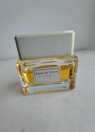Givenchy dahlia divin