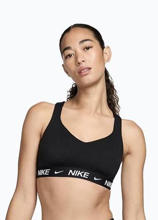 Спортивный топ nike.