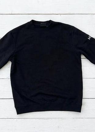 Теплый черный свитшот в corporatewear с вышивкой.