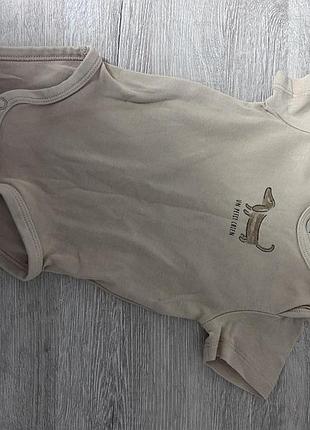 Боді h&m 62 р. (2–4 міс) з таксою «un petit chien», бежеве, органічна бавовна
