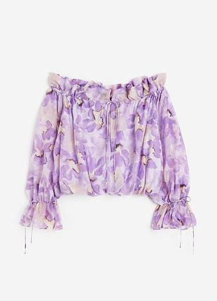 Шифонова блуза h&m з відкритими плечима та квітковим принтом / бузковий оверсайз топ h&m