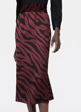 Юбка миди с разрезом сзади zara