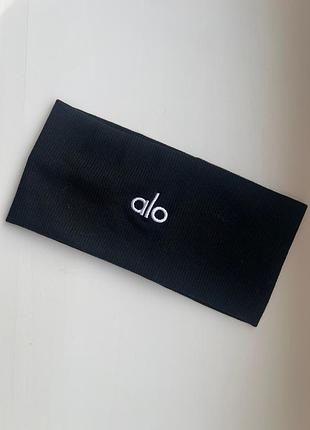 Пов'язка на голову в стилі alo yoga, чорна з білою вишивкою лого