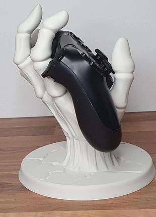Держатель/подставка/студ в виде руки гуля на хелловин для контроллера ps4 dualshock/ps5 dualsense 2