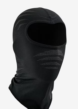 Черная бесшовная велосипедная балаклава b'twin 500 seamless от известного бренда decathlon.